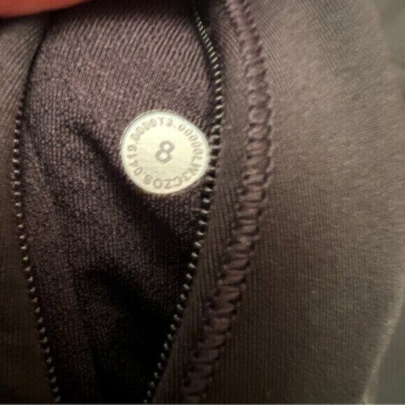 Lululemon * Always Alert 1/2 Zip Black 8 - Picture 14 of 15